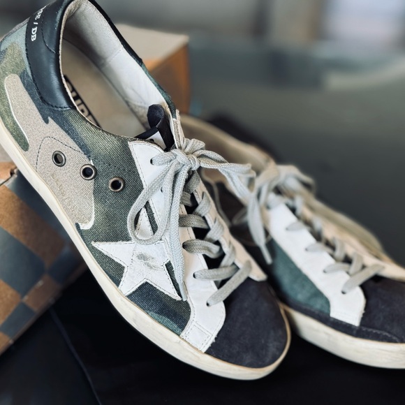 GOLDEN GOOSE CAMO SUPERSTAR SNEAKERS
CAMO
SIZE 38
Original $495
Amazing find - Picture 1 of 6
